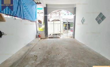 Casa adosada en venta de 2 habitaciones en Lat Krabang, Bangkok