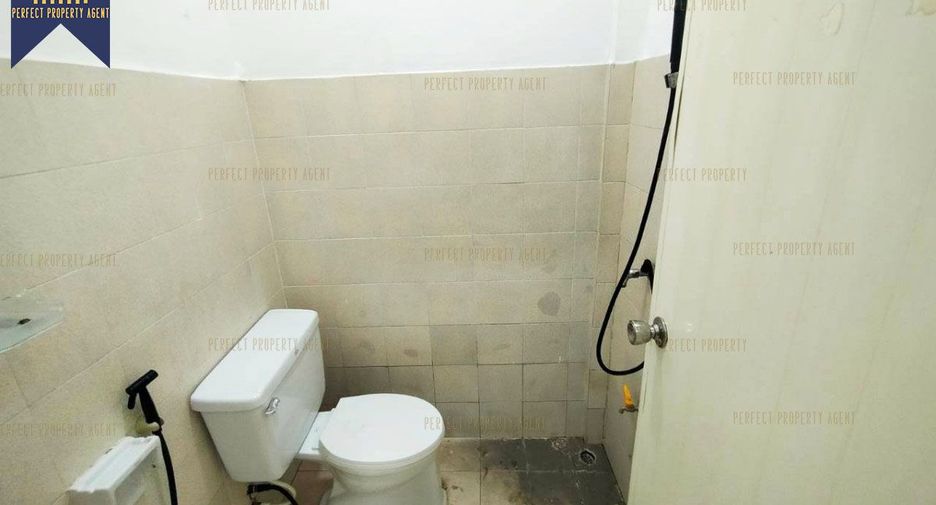 Casa adosada en venta de 2 habitaciones en Lat Krabang, Bangkok