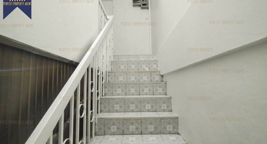 Casa adosada en venta de 2 habitaciones en Lat Krabang, Bangkok