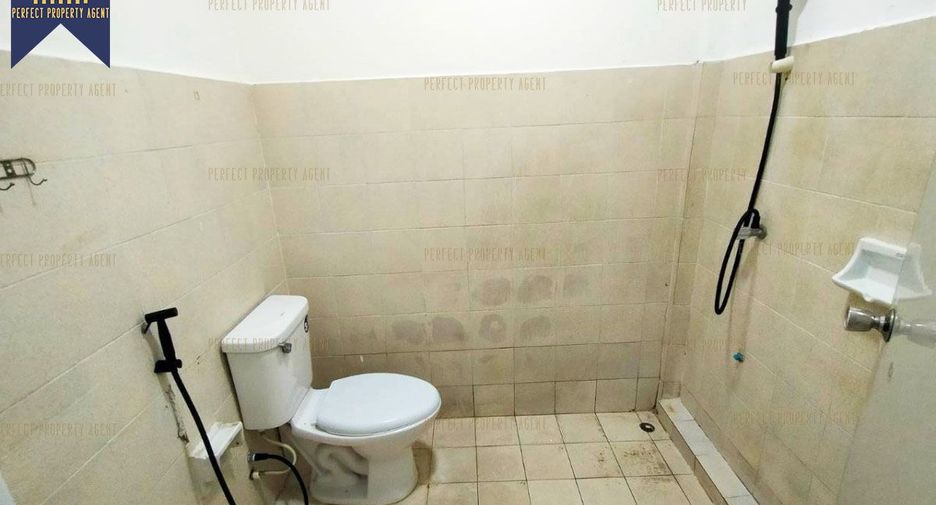 Casa adosada en venta de 2 habitaciones en Lat Krabang, Bangkok
