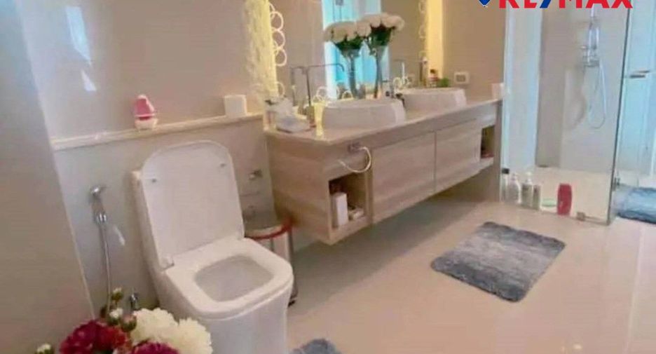 À vendre 2 chambres condo à Jomtien, Pattaya