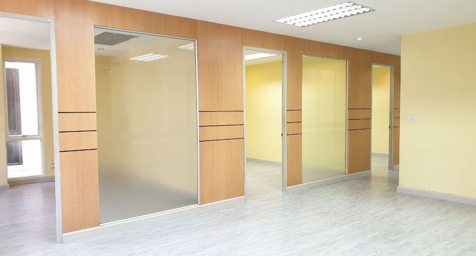 For sale 1 bed office in Huai Khwang, Bangkok