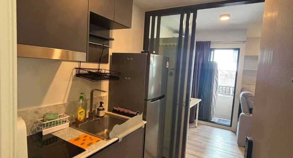 Condo en alquiler de 1 habitaciones en Huai Khwang, Bangkok
