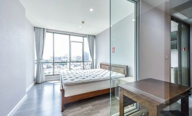 Wohnung zur Miete mit 1 Zimmer in Bang Rak, Bangkok