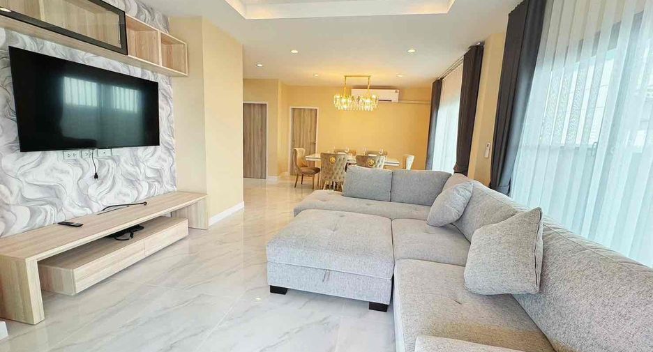 For rent 3 bedrooms villa in Bang Lamung, Chonburi