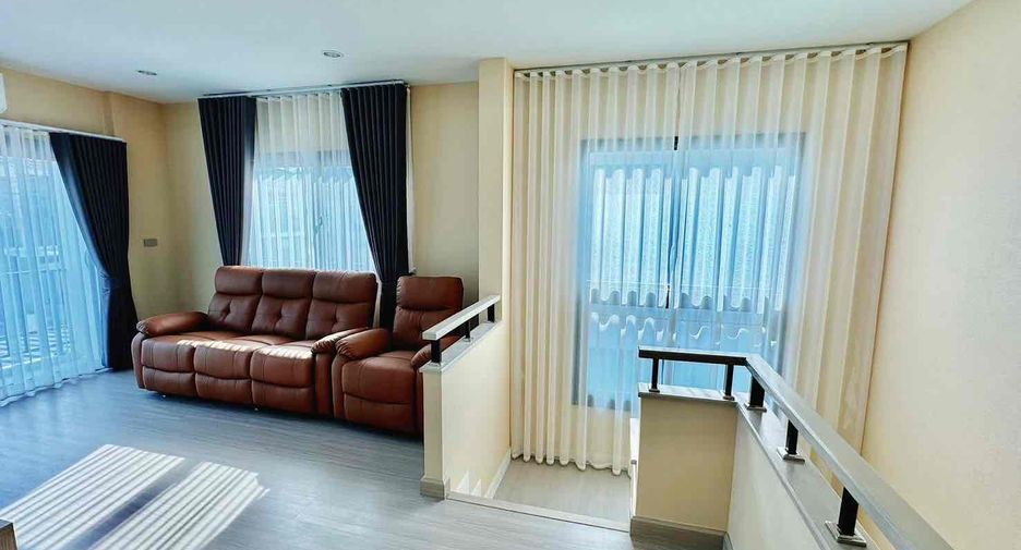 For rent 3 bedrooms villa in Bang Lamung, Chonburi