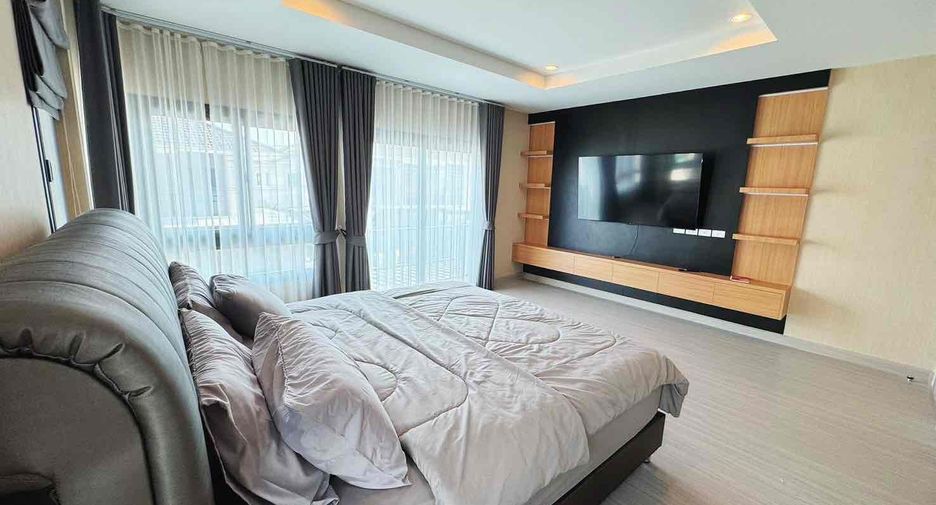 For rent 3 bedrooms villa in Bang Lamung, Chonburi