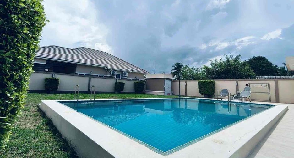 For rent 3 bedrooms villa in Bang Lamung, Chonburi