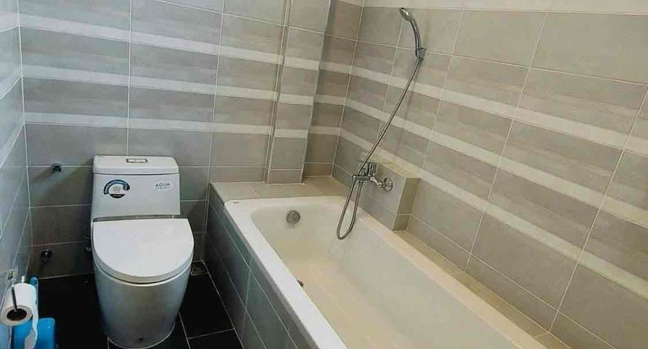 For rent 3 bedrooms villa in Bang Lamung, Chonburi