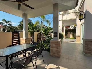 Villa en alquiler de 4 habitaciones en Bang Lamung, Chonburi