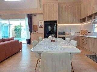 Villa en alquiler de 3 habitaciones en Bang Lamung, Chonburi