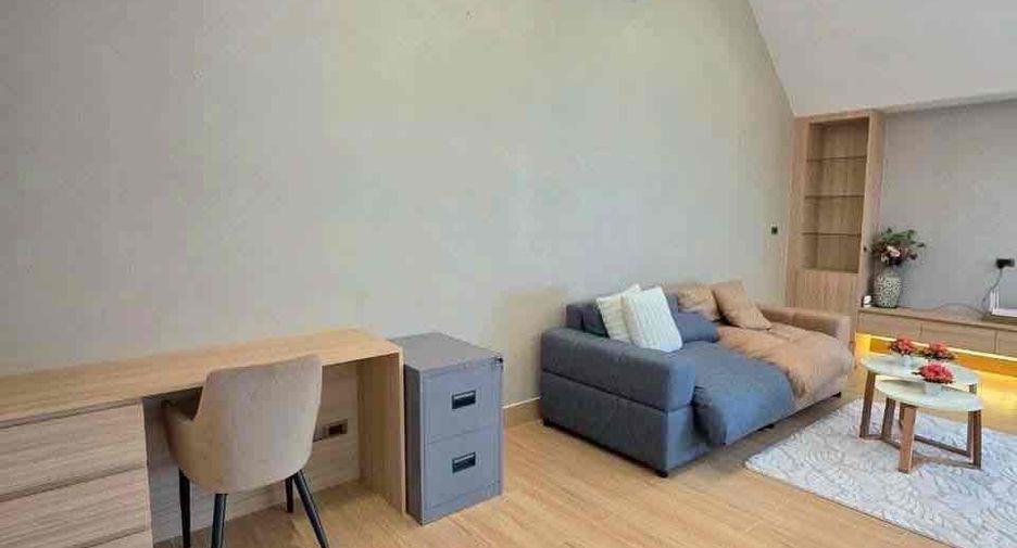 Villa en alquiler de 3 habitaciones en Bang Lamung, Chonburi