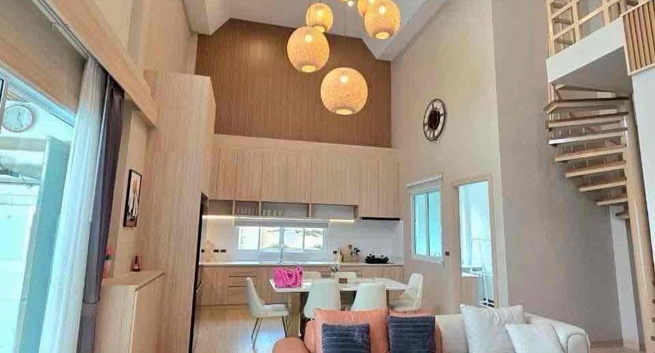 Villa en alquiler de 3 habitaciones en Bang Lamung, Chonburi