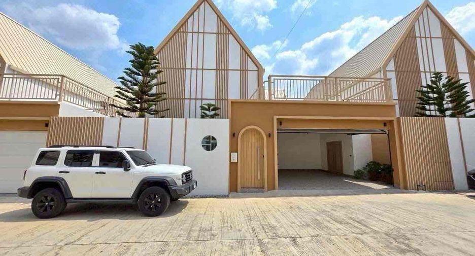 Villa en alquiler de 3 habitaciones en Bang Lamung, Chonburi