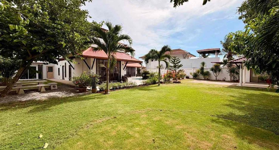 À louer 3 chambres villa à Mueang Chon Buri, Chonburi