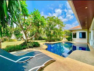 Villa en alquiler de 3 habitaciones en Bang Lamung, Chonburi