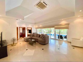 Villa en alquiler de 3 habitaciones en Bang Lamung, Chonburi
