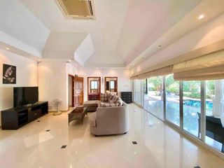 Villa en alquiler de 3 habitaciones en Bang Lamung, Chonburi