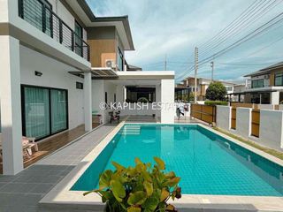 For Rent 8 Bedroom Villa In Bang Lamung, Chonburi