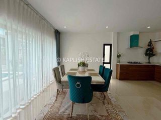 Villa en alquiler de 8 habitaciones en Bang Lamung, Chonburi