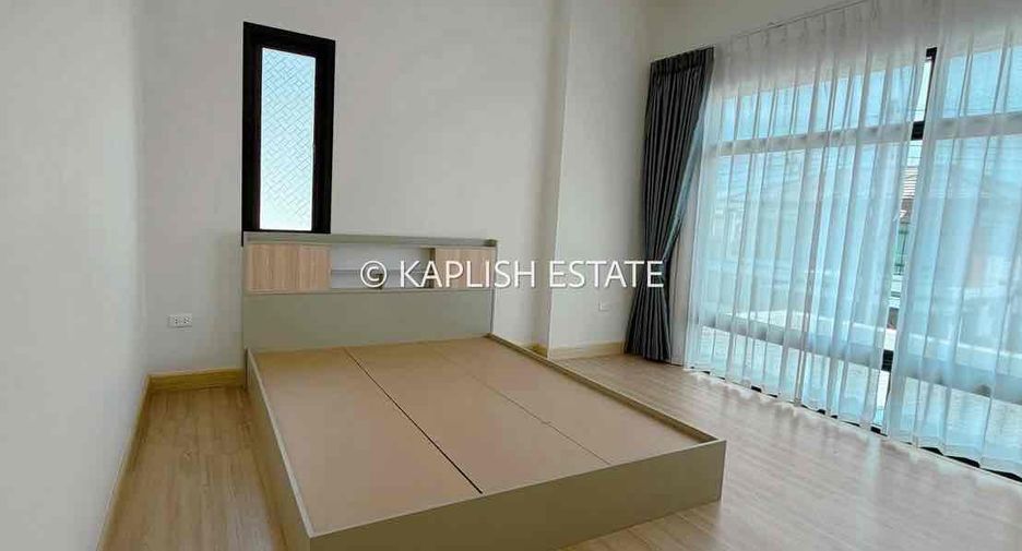 For rent 8 bedrooms villa in Huay Yai, Pattaya