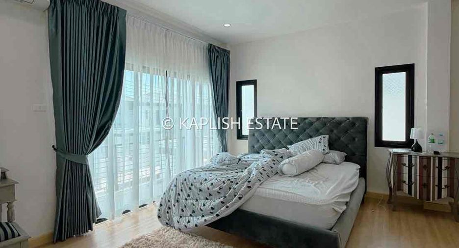 For rent 8 bedrooms villa in Huay Yai, Pattaya