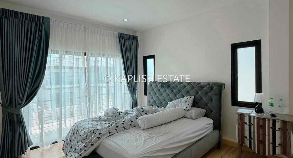 For rent 8 bedrooms villa in Huay Yai, Pattaya