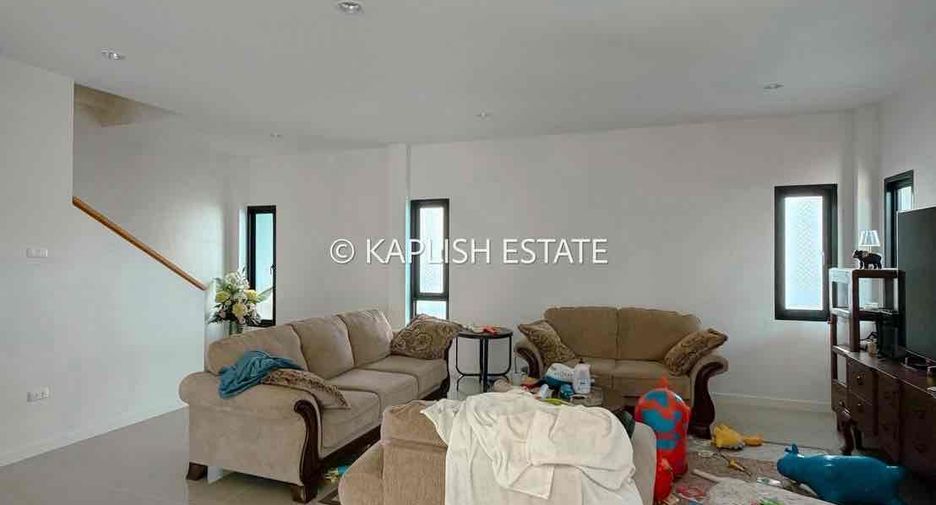 For rent 8 bedrooms villa in Huay Yai, Pattaya