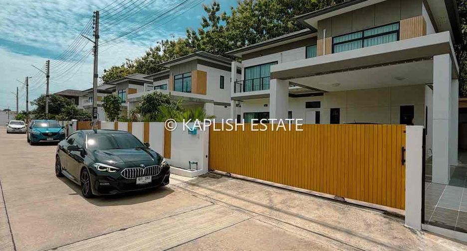 For rent 8 bedrooms villa in Huay Yai, Pattaya