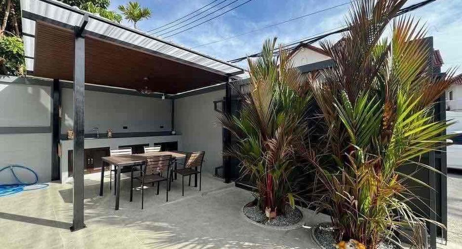 Villa en alquiler y en venta de 5 habitaciones en Bang Lamung, Chonburi