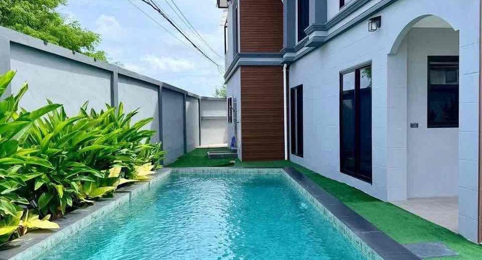 Villa en alquiler y en venta de 5 habitaciones en Bang Lamung, Chonburi