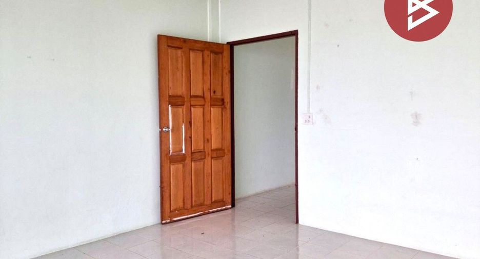 À vendre 2 chambres local commercial à Phichai, Uttaradit