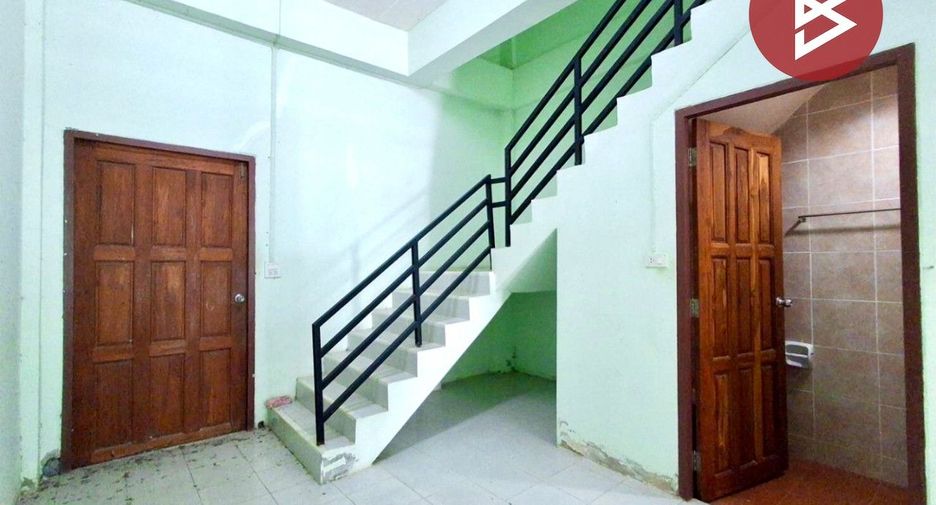 À vendre 2 chambres local commercial à Phichai, Uttaradit