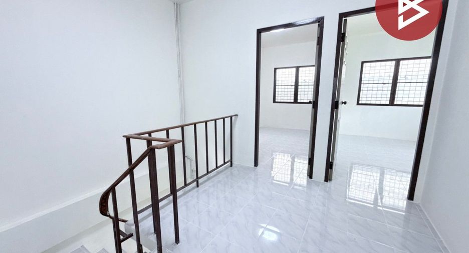 Продажа 3 спальни таунхаус в Mueang Chon Buri, Чонбури