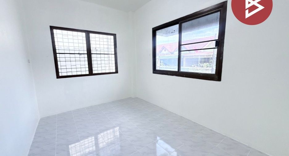 Продажа 3 спальни таунхаус в Mueang Chon Buri, Чонбури