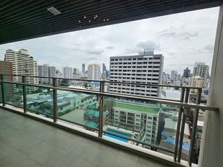 For rent 3 bedrooms condo in Khlong Toei, Bangkok