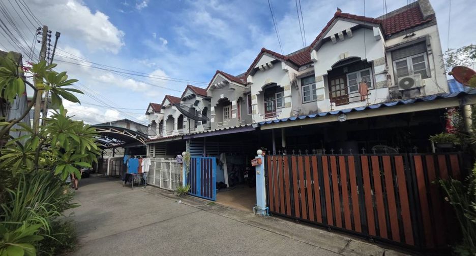 For sale 2 bedrooms townhouse in Mueang Nakhon Ratchasima, Nakhon Ratchasima