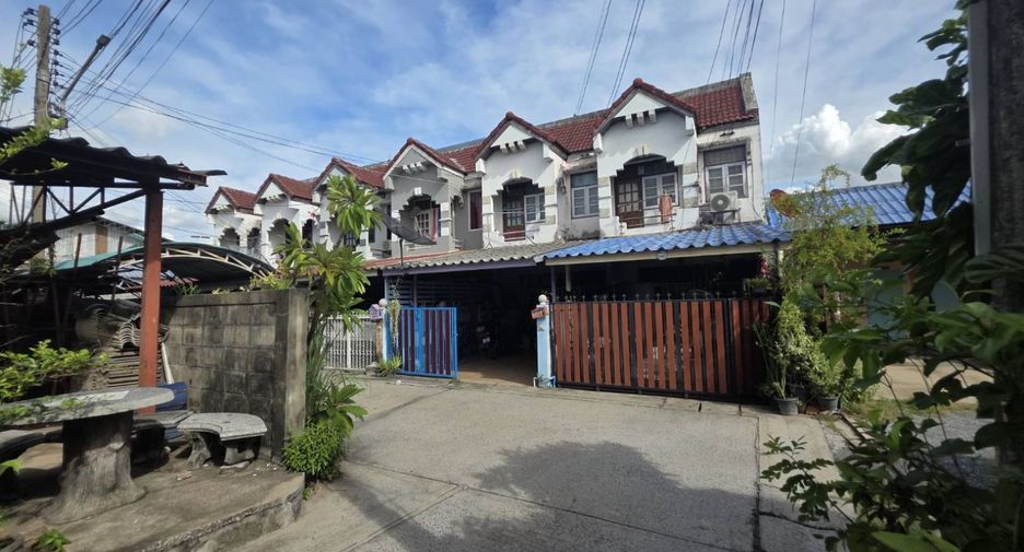 For sale 2 bedrooms townhouse in Mueang Nakhon Ratchasima, Nakhon Ratchasima