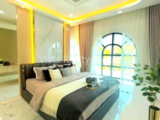 À vendre 5 chambres villa à Bang Lamung, Chonburi