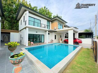 Casa en alquiler de 8 habitaciones en Bang Lamung, Chonburi