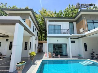 Casa en alquiler de 8 habitaciones en Bang Lamung, Chonburi