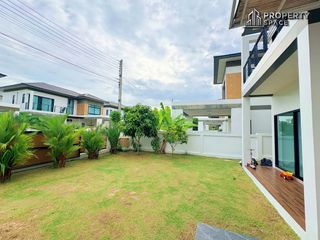 Casa en alquiler de 8 habitaciones en Bang Lamung, Chonburi
