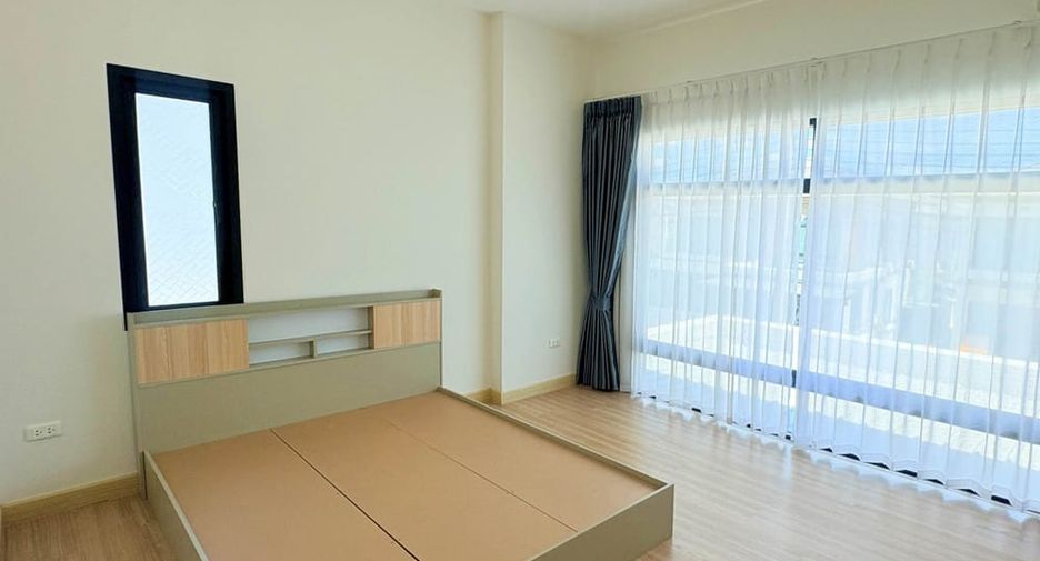 For rent 8 ベッドルーム house in Bang Lamung, Chonburi