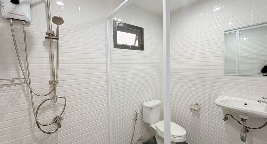 For rent 8 ベッドルーム house in Bang Lamung, Chonburi