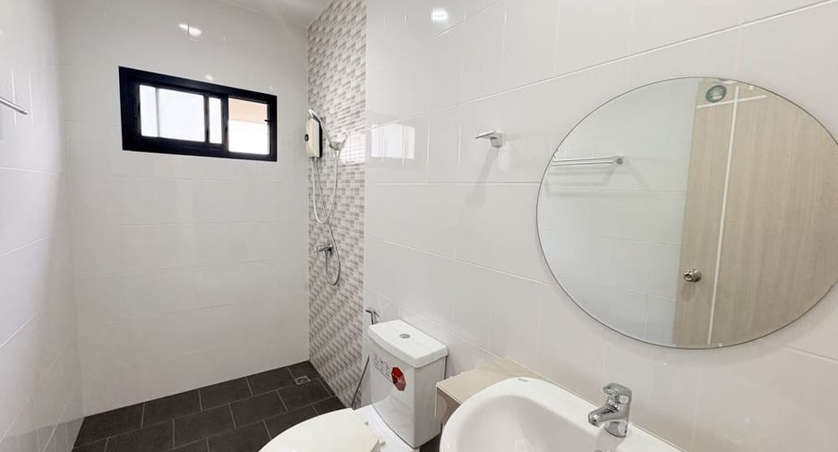 For rent 8 ベッドルーム house in Bang Lamung, Chonburi