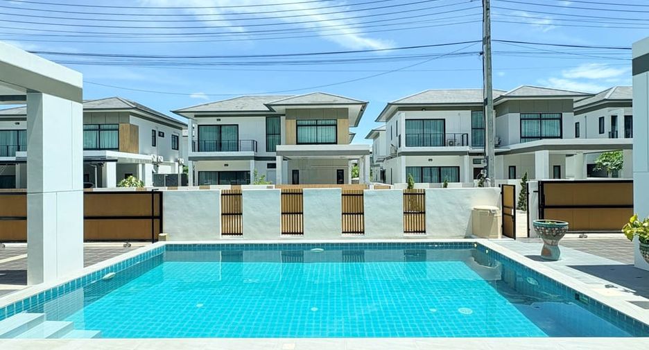 For rent 8 ベッドルーム house in Bang Lamung, Chonburi