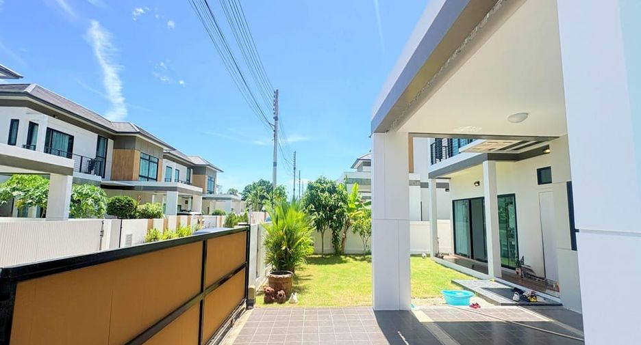 For rent 8 ベッドルーム house in Bang Lamung, Chonburi