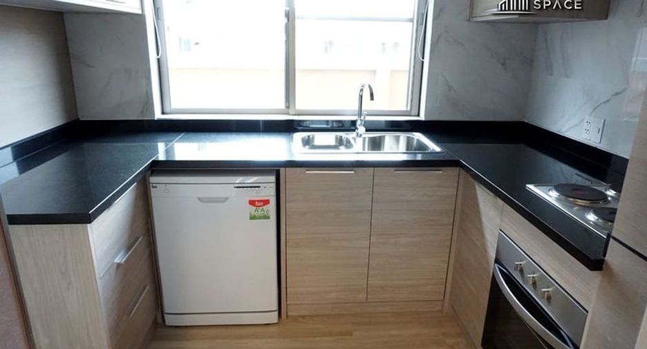 For rent 4 bedrooms villa in Bang Lamung, Chonburi