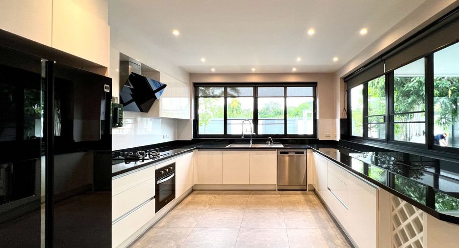 For sale 4 bedrooms villa in Hang Dong, Chiang Mai