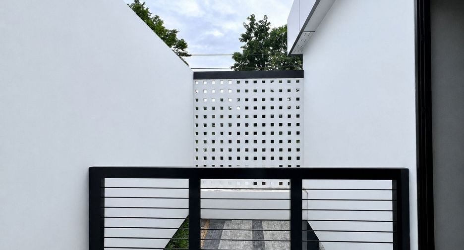 For sale 4 bedrooms villa in Hang Dong, Chiang Mai
